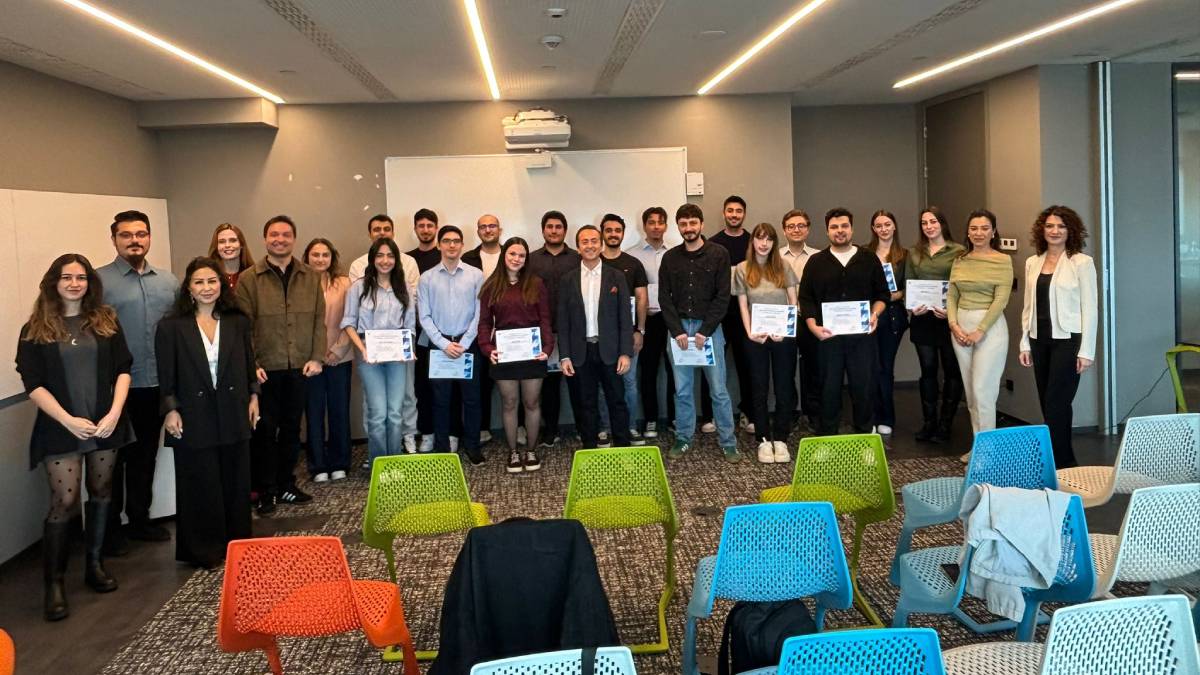 SAP Türkiye’den bir ilk: Genç profesyoneller, üretken yapay zeka sertifikasıyla mezun oldu
