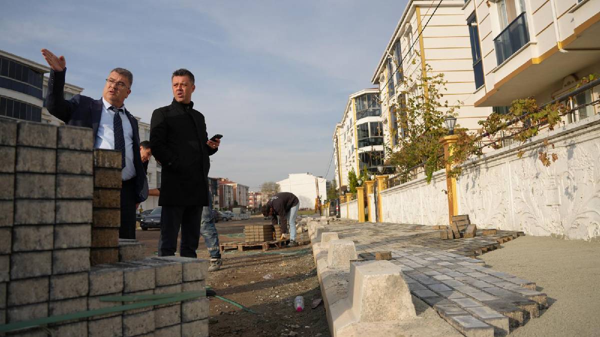 Başkan Sarıkurt Havuzlar Mahallesi’ndeki çalışmaları yerinde inceledi