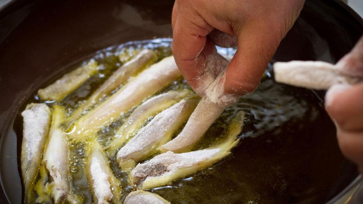 25 yıllık tecrübe konuştu! Lezzetli hamsi pişirmenin gizli formülü: En yaygın hata orada başlıyor