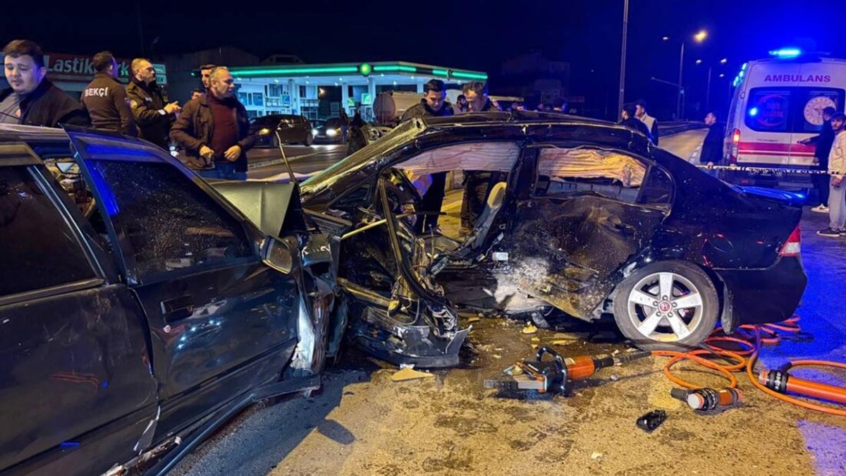 Sakarya Hendek'te kaza: 1 kişi hayatını kaybetti, 2 kişi yaralandı