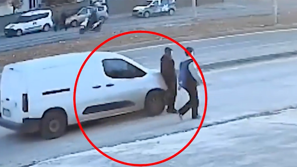 Bakan Yerlikaya 'İzahı yok' diyerek paylaştı: Okul yolunda bir çocuğa çarpıp kaçan sürücü yakalandı