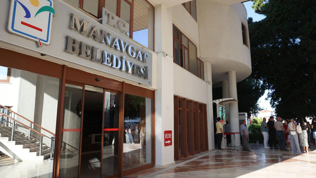 Manavgat Belediyesi'ne yönelik davada 3 tahliye