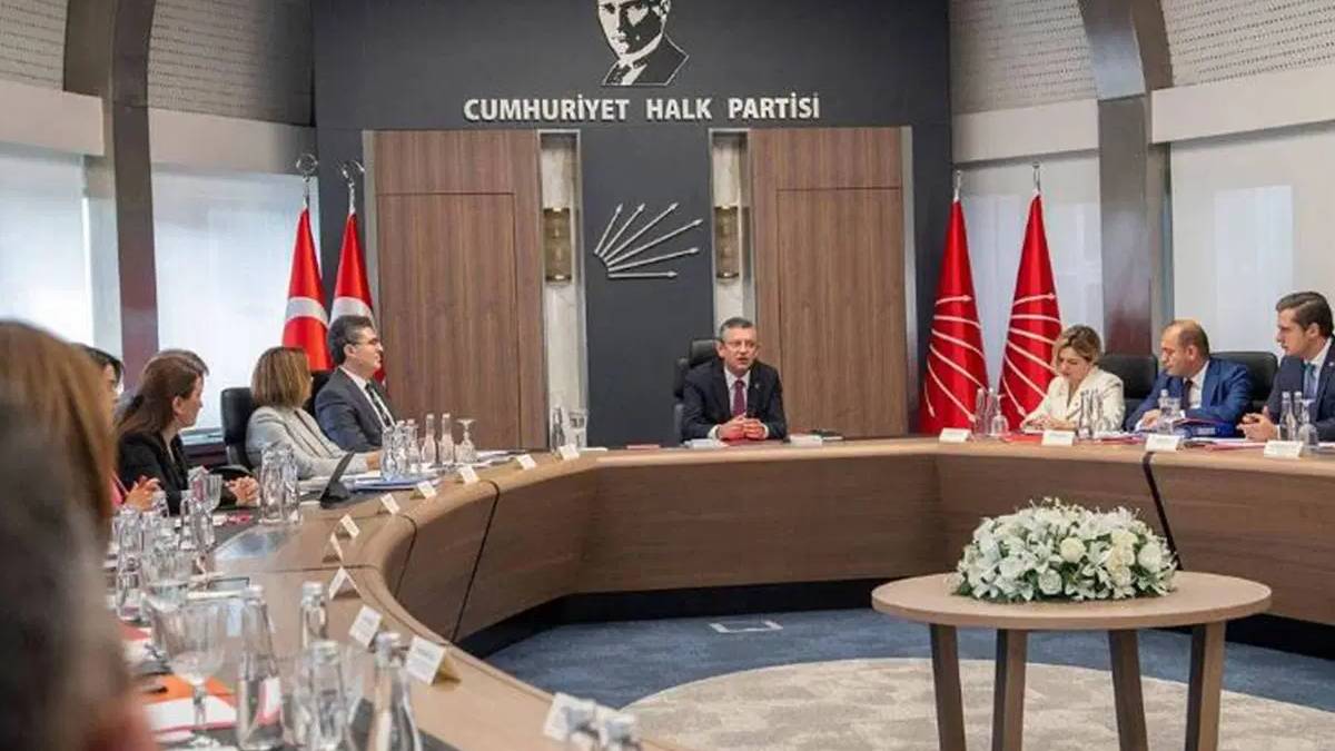 Parti Sözcülüğü’ne sürpriz isim: İşte Özel’in yeni A takımı