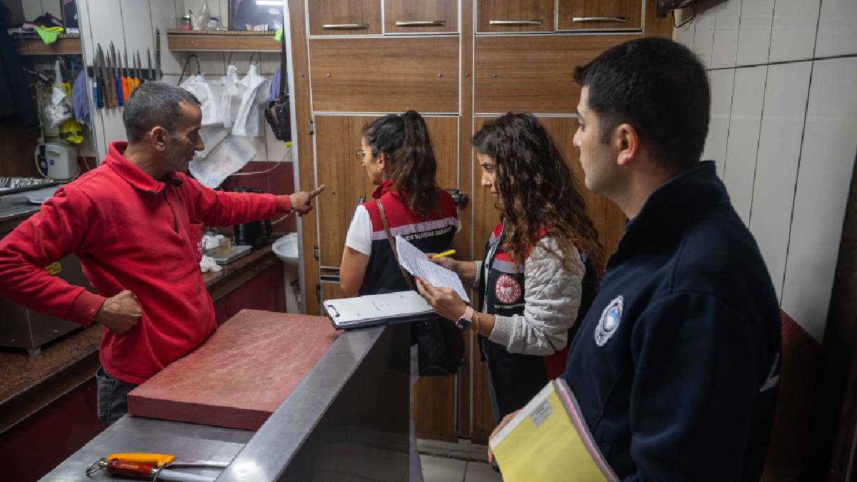 Zabıta ve Tarım ekiplerinden Tarihi Çarşı’da sıkı denetim