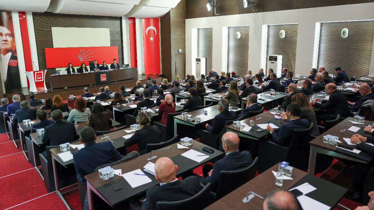 Parti Sözcülüğü’ne sürpriz isim: İşte Özel’in yeni A takımı