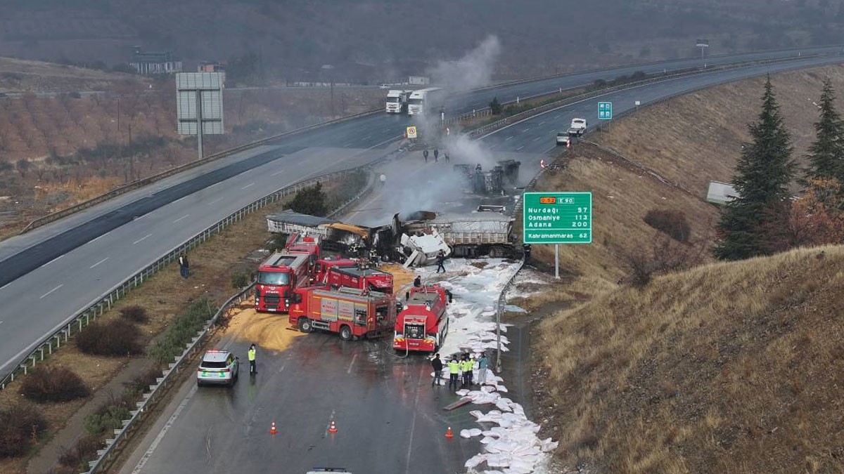 TAG Otoyolunda 3 tır çarpıştı