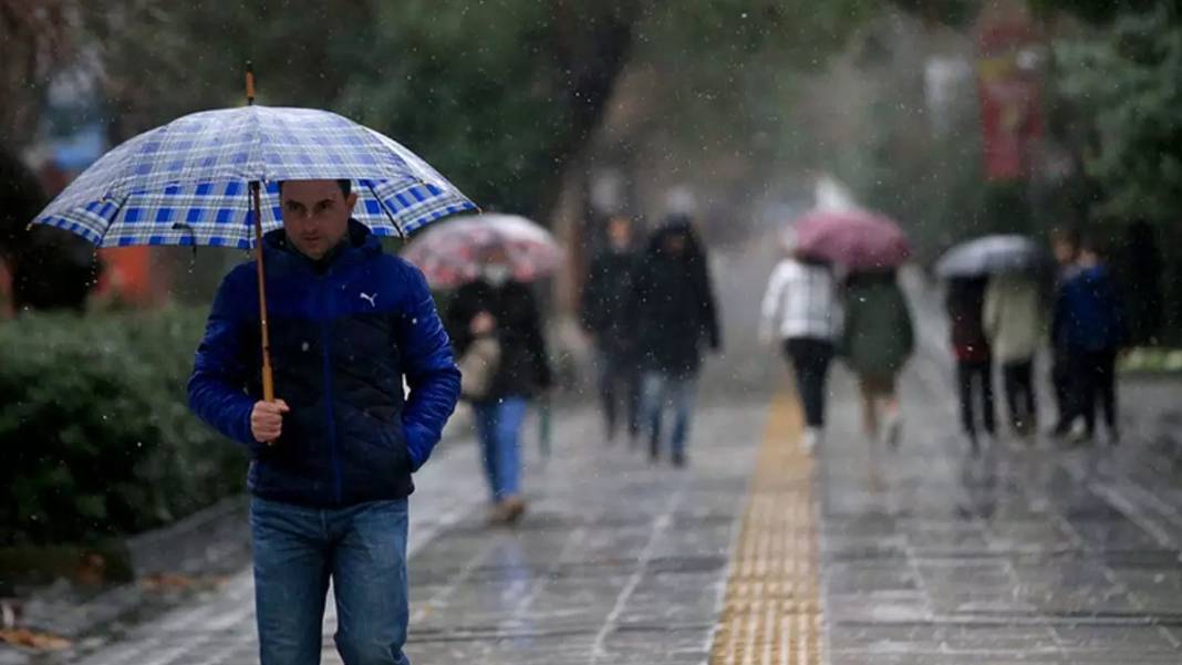 Marmara'dan Güneydoğu'ya kadar yağışlar devam ediyor: Beş bölgeye dikkat