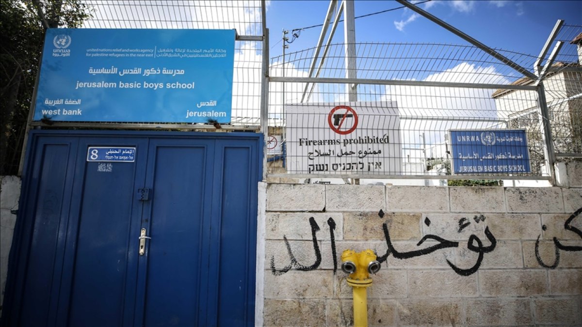 İsrail Ordusu Doğu Kudüs’teki UNRWA merkezine baskın düzenledi