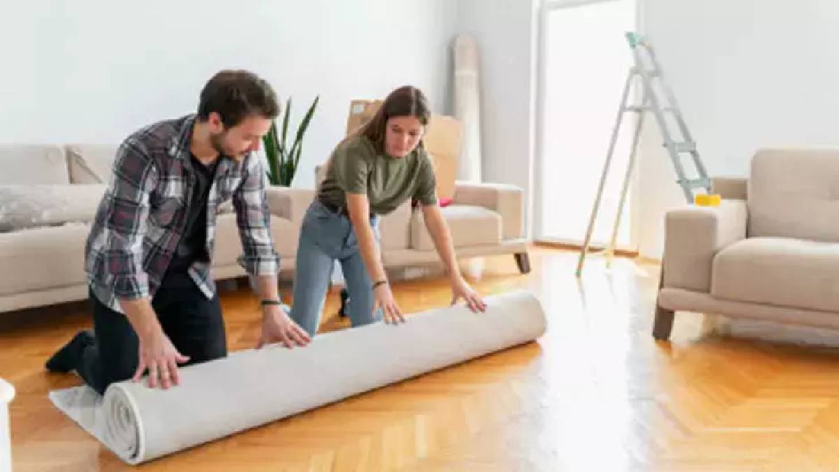 Halının altına streç film koyan o soruna veda ediyor! Aslında çözümü bu kadar basitmiş…