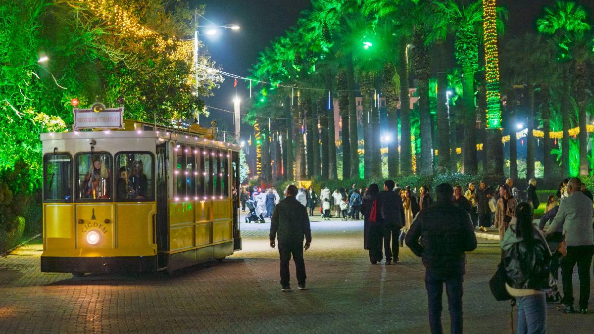 Yeni Yıl Festivali’ne ilgi yoğun...İzmirliler aralık ayında Kültürpark’ta buluşuyor