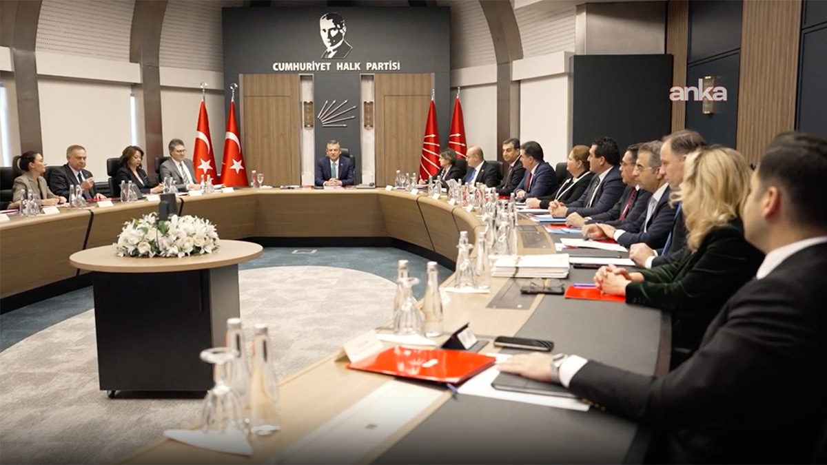 CHP MYK, Özgür Özel’in başkanlığında toplandı