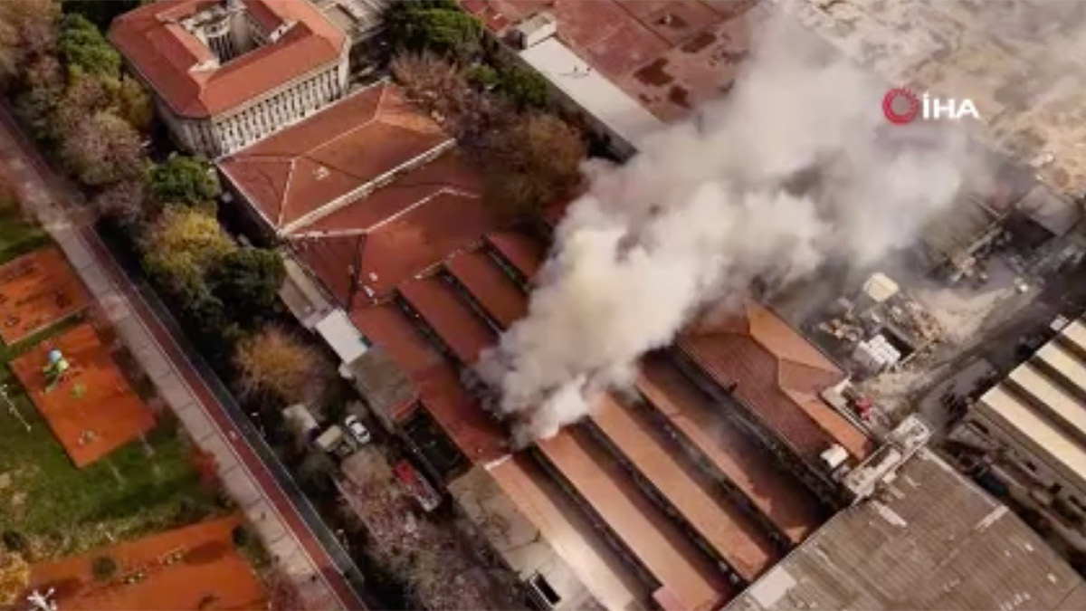 Bakırköy'de fabrika yangını! Müdahale sürüyor