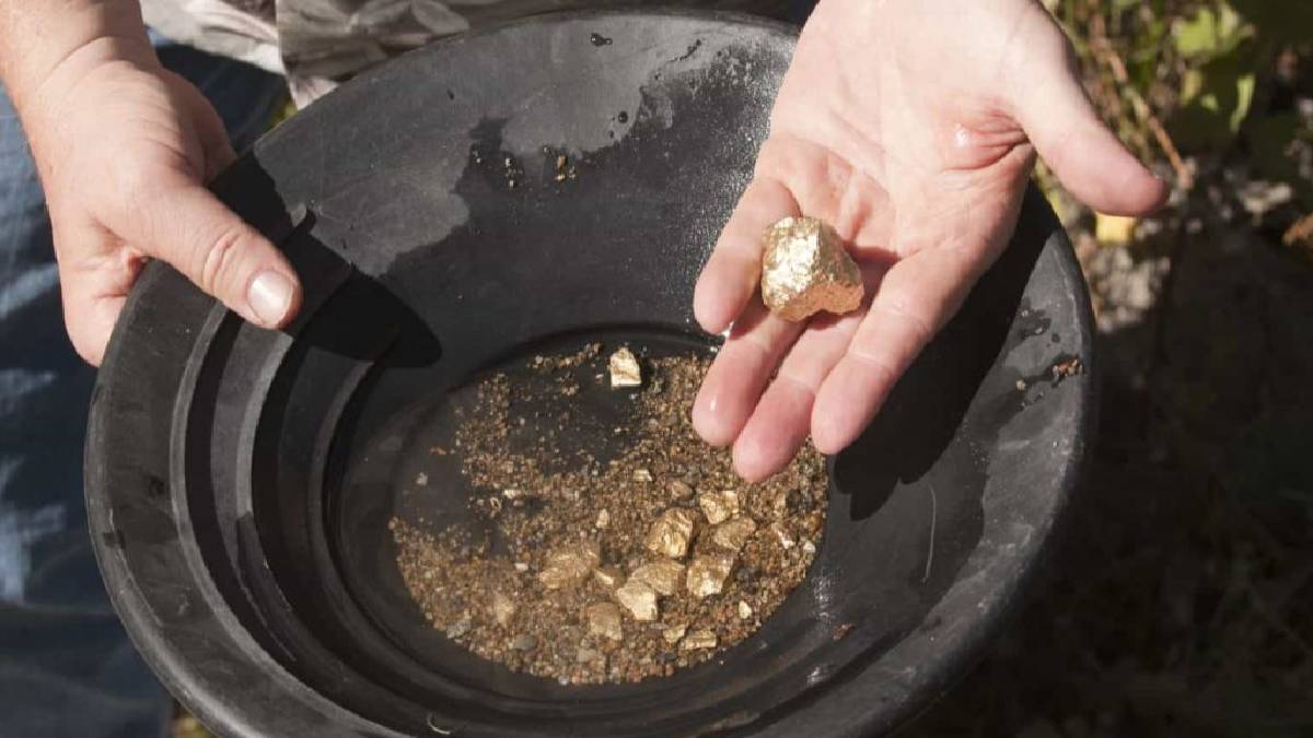 Bu taşlardan altın çıkıyor! Görenler nasıl olduğuna inanamıyor