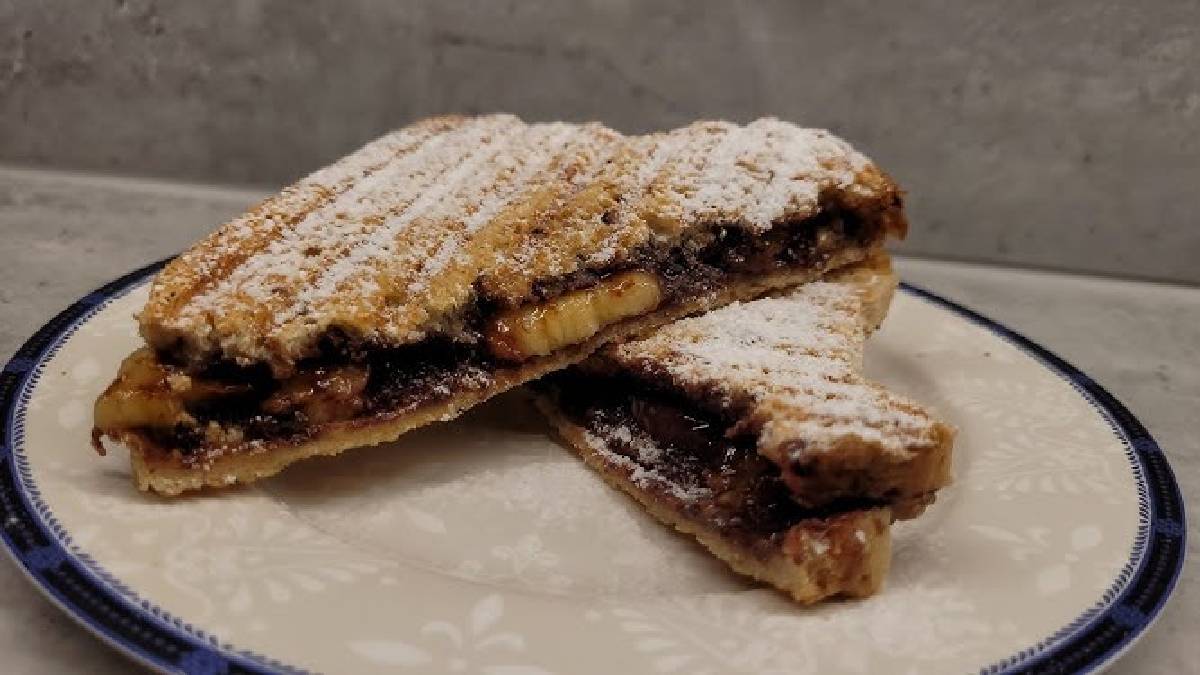 Tahinli Pekmezli Fıstıklı Tost: Klasik tostlardan çok farklı: Sizin de favoriniz olacak