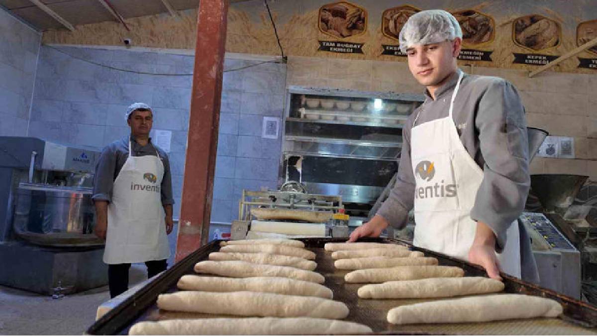 Hem okul hem imalathane! Günde 14.000 adet üretiliyor: Öğrenciler sadece okumuyor para da kazanıyor