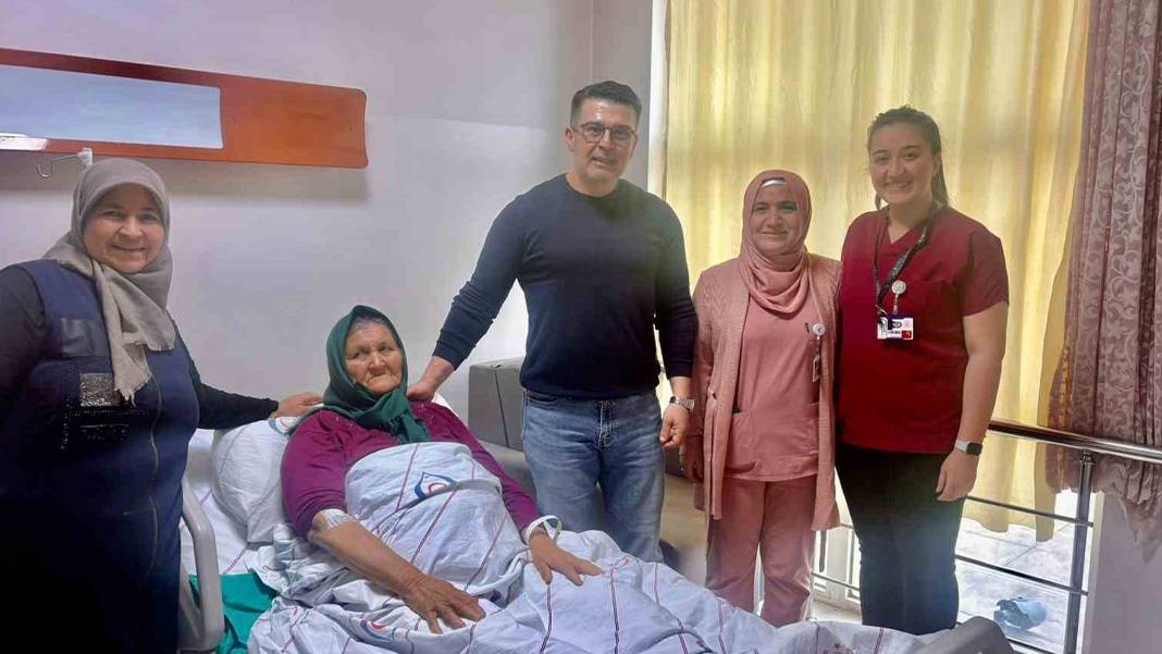 Silifke'de tarihi bir ilk: 82 yaşındaki hasta tarihe geçti