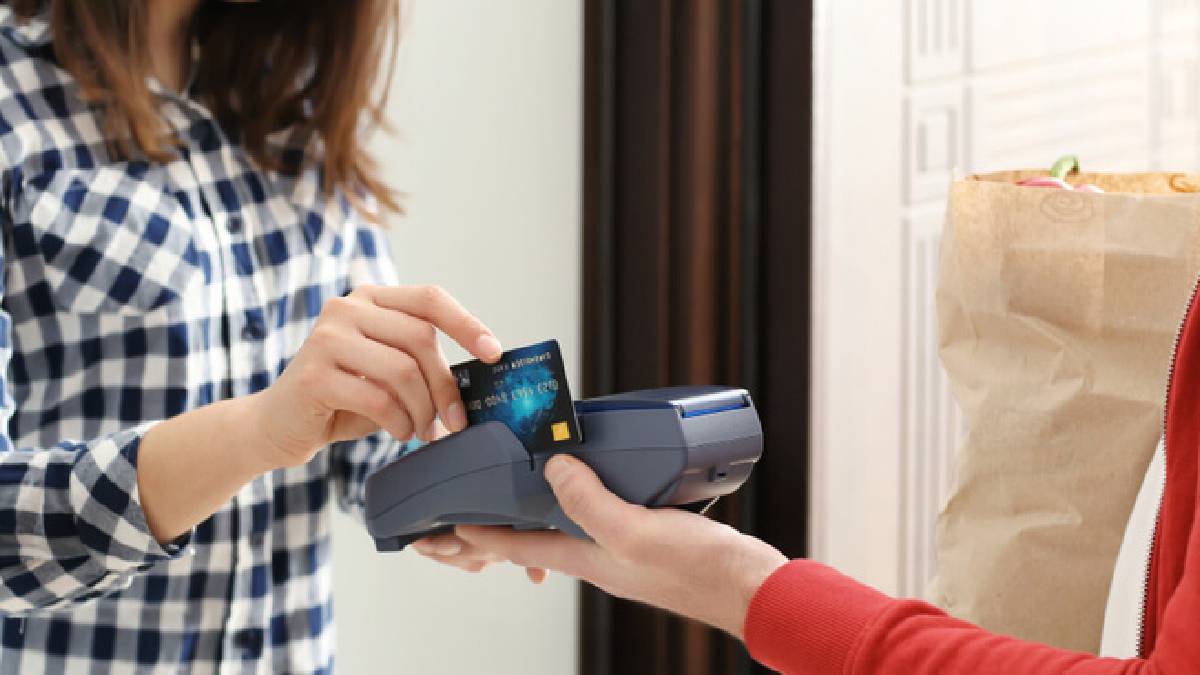 Güzelbahçe’de yeni dönem başlıyor: Belediye, 60 yaş üzeri ve engeli bireyler için evde tahsilat kolaylığı sağlamaya başladı