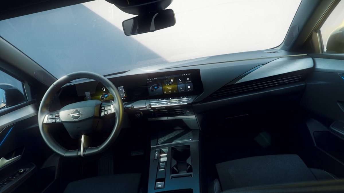 Yenilenen Opel Astra sahneye çıkıyor! 454 kilometrelik menziliyle işte yeni makyajlı Opel Astra 2026