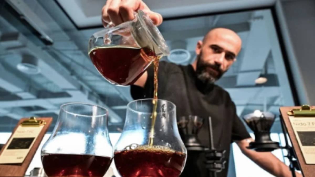 Herkes önünde sıra bekliyor, fincanı 42 bin TL’den satılıyor! Bu kahveyi yalnızca zenginler içiyor