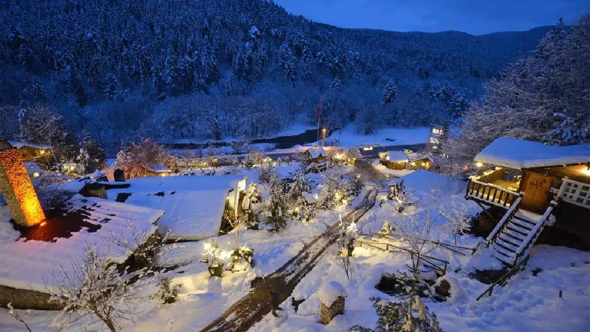 Dışarıda kar huzuru, içeride şömine sıcaklığı! Kış tatili burada bir başka: Türkiye’nin en doğal cenneti