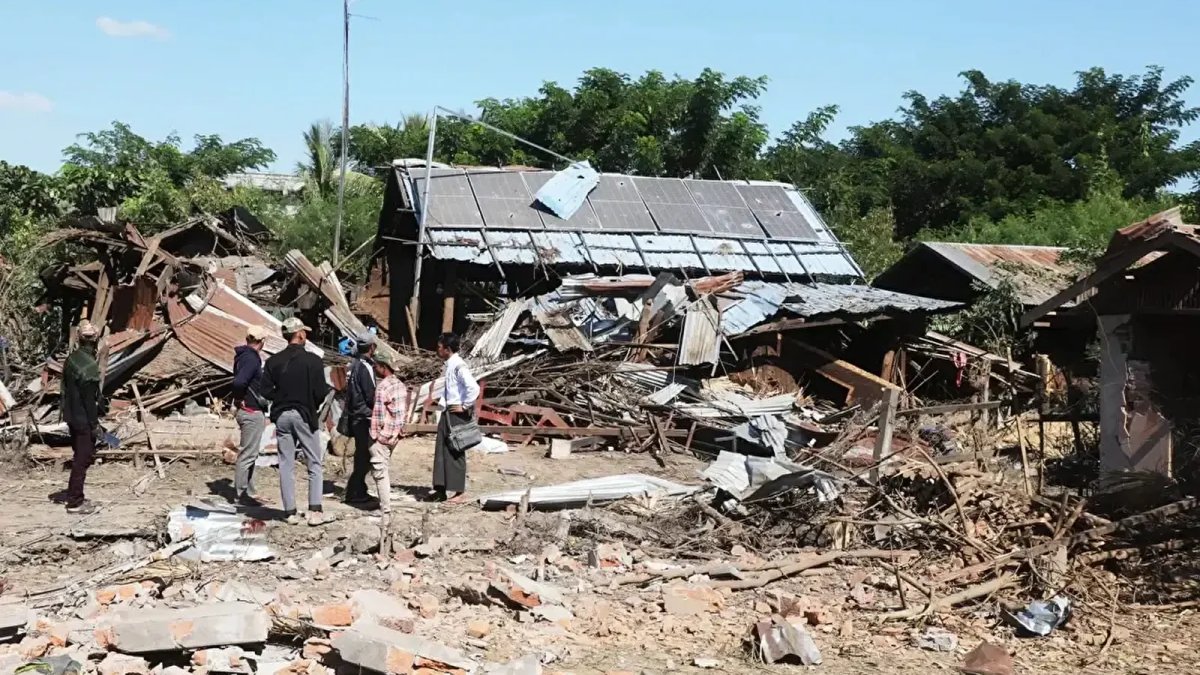 Myanmar ordusundan hastaneye hava saldırısı: 34 ölü