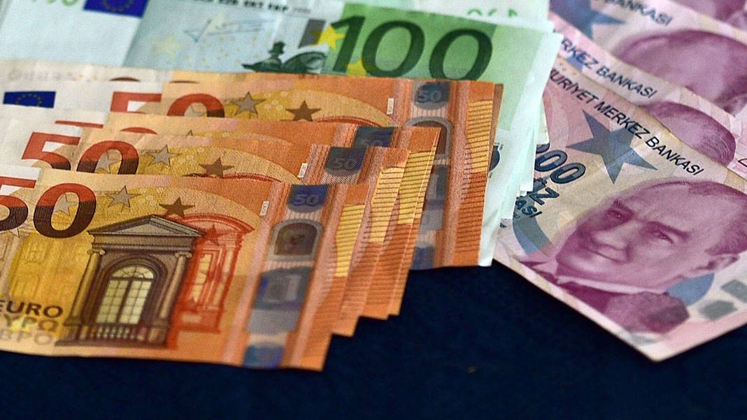 Tarihi eşik aşıldı: Euro/TL ilk kez 50 lira seviyesini gördü
