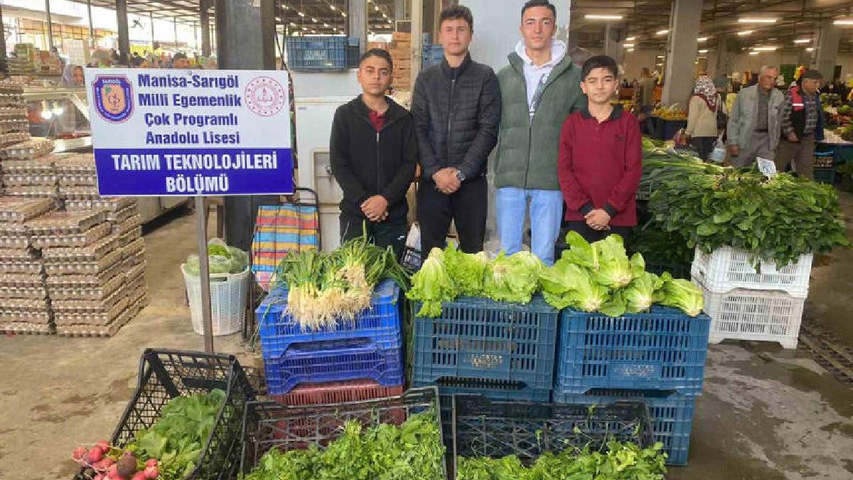 Hem okulda hem pazarda emek harcıyorlar! Yetiştiren de satan da öğrenci: Öğrenim, üretim, tecrübe ve gelir bir arada