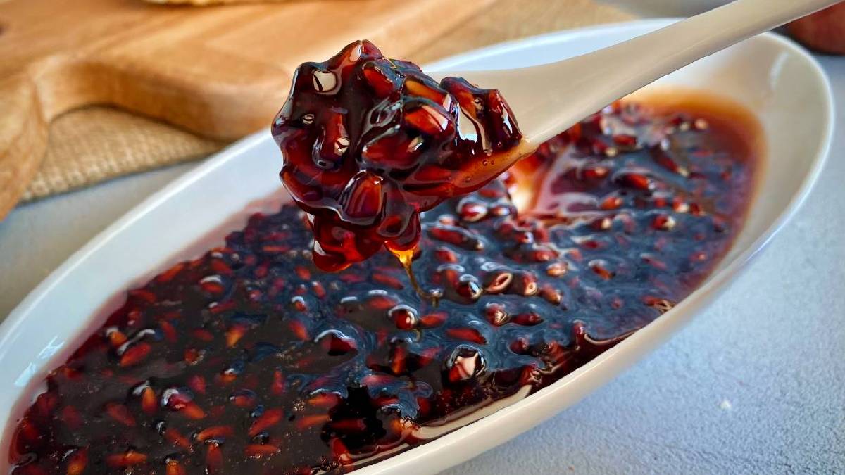 Nar reçeli nasıl yapılır? Kışın kahvaltıda içinizi ısıtacak: İşte enfes nar reçeli tarifi