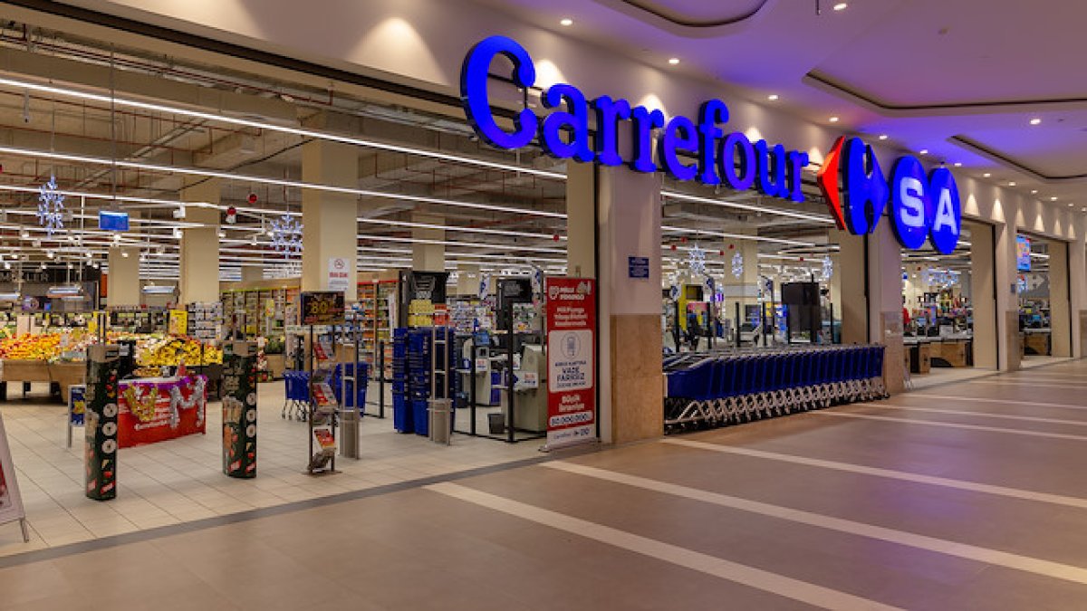 Perakende devi zincir mağazalarını elinden çıkarıyor! Sabancı Holding'den CarrefourSA için kritik görüşme iddiası