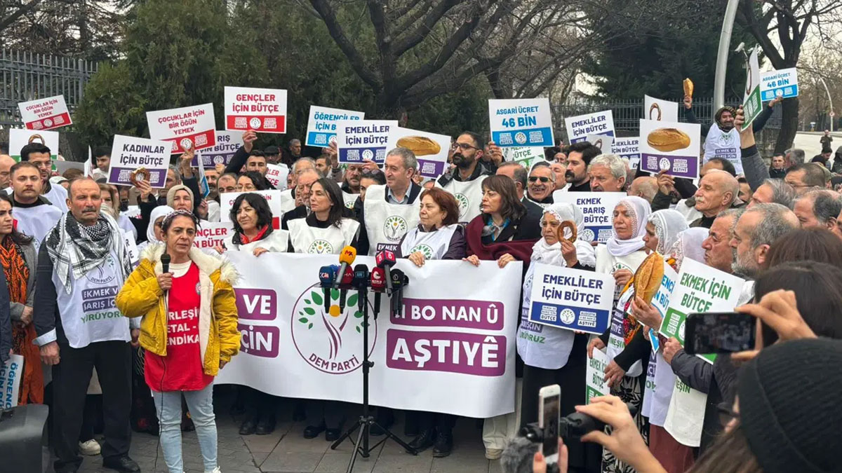 DEM Parti'den TBMM önünde 'bütçe' protestosu: Sermayeye ve faiz lobilerine kaynak ayrılıyor