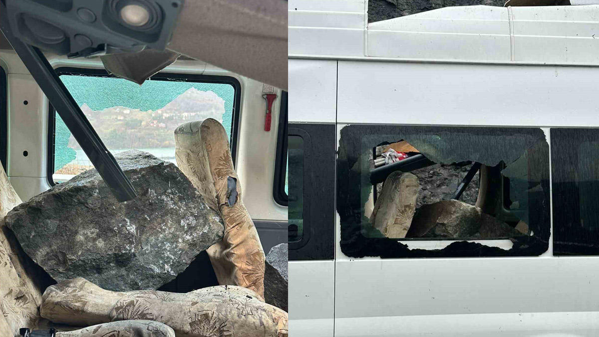 Artvin'de faciaya ramak kala! Yamaçtan kopan kaya, aracın tavanını delip koltuğun üzerine düştü