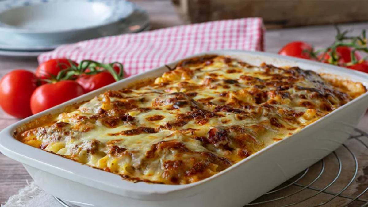 Akşam yemeklerinin vazgeçilmezi: Fırında Kıymalı Makarna
