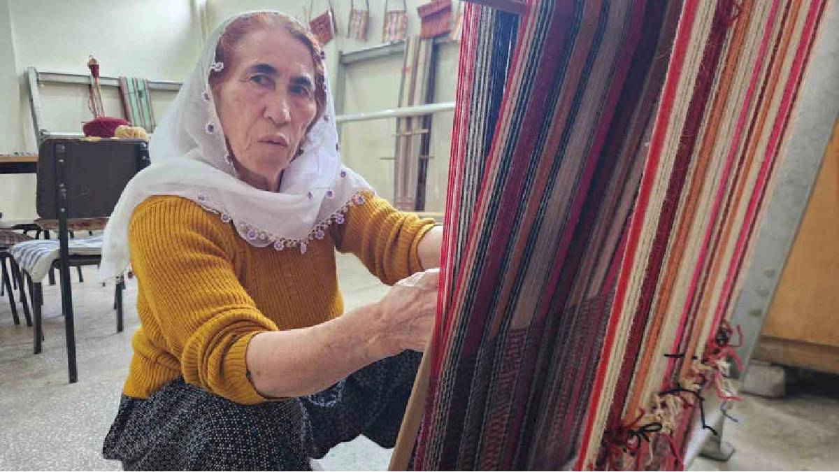 Kadınlar üretiyor, kültür yaşıyor! Dokuma geleneği el emeğinden çıkıyor: Kültürel miras kadın ekonomisine katkı sağlıyor
