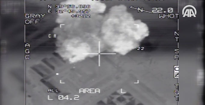 Darbe girişimi sırasında Ankara Emniyeti'ni bombalayan uçağın görüntüleri bulundu