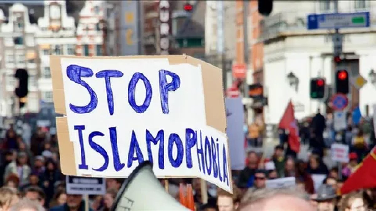 İngiltere raporu: Milyonlarca müslüman vatandaşlıktan çıkarılma riski altında