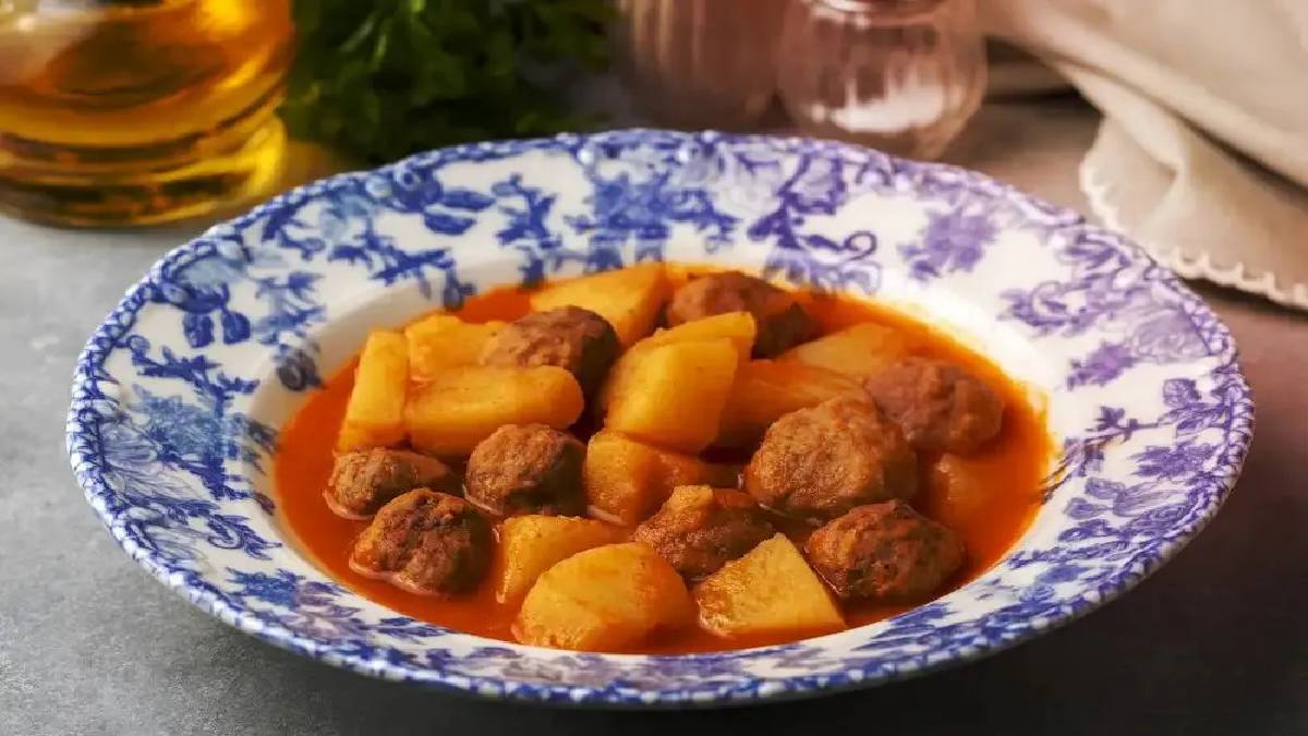 Soğuk kış günlerinin şifası: Limonlu ve naneli geleneksel sulu köfte tarifi