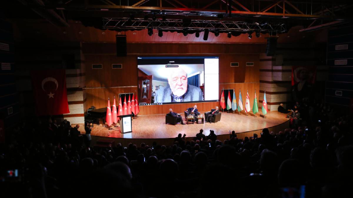 Ankara Büyükşehir Belediyesi “Dünya Türk Dili Ailesi Günü” paneline ev sahipliği yaptı