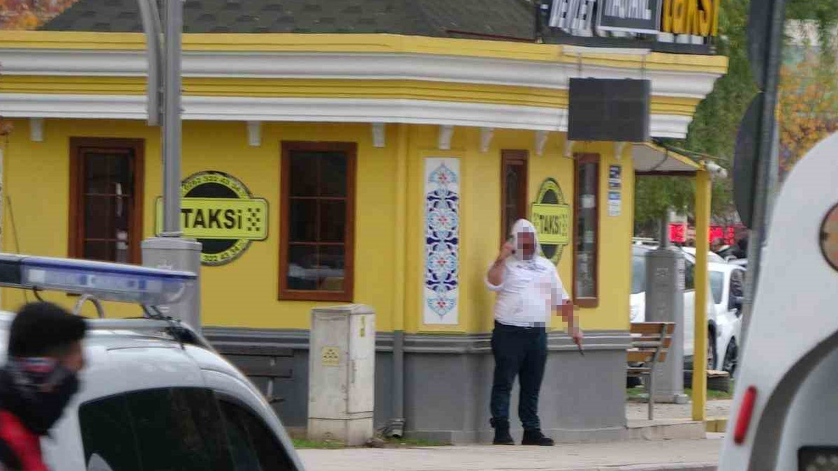 Kocaeli'de taksi durağında rehine krizi! Özel harekat devreye girdi