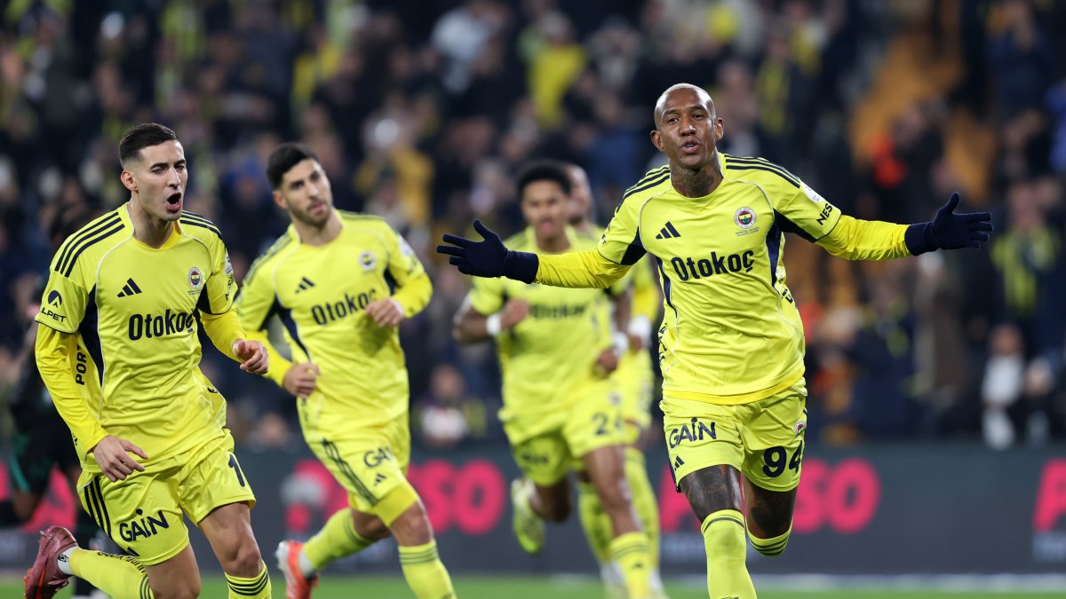 Kanarya zirve takibinde: Konyaspor'u 4-0 mağlup eden Fenerbahçe, 36 puana ulaşarak 2. sıraya yükseldi