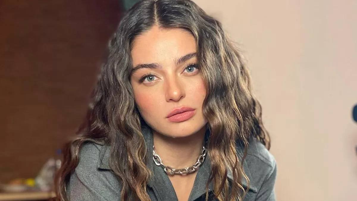 Ünlü oyuncu Ayça Ayşin Turan'ın görüntülerini izinsiz kullanan markaya 700 bin liralık dava açıldı!