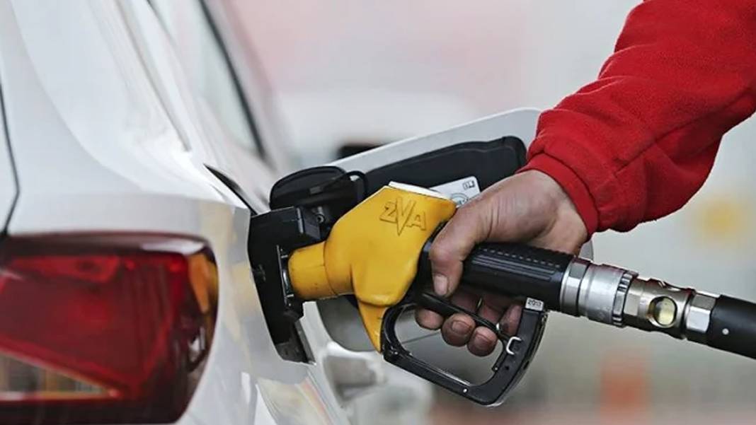 Benzinde indirim serisi durmuyor: 2,02 TL'den sonra yeni düşüş yolda
