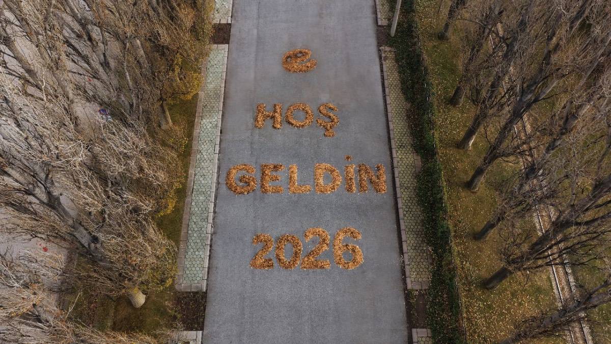 Eskişehir’de yapraklarla “Hoş Geldin 2026” çalışması