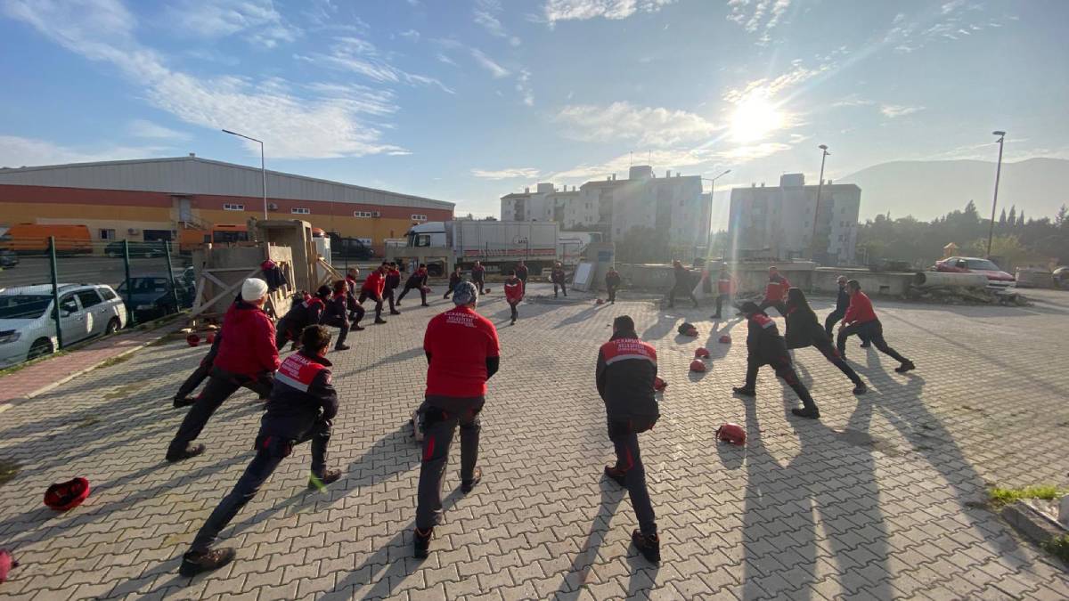 Karşıyaka’nın arama kurtarma ekibi eğitimlerini tamamladı