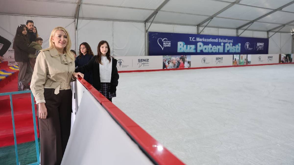 Merkezefendi’de buz pateni pisti açıldı