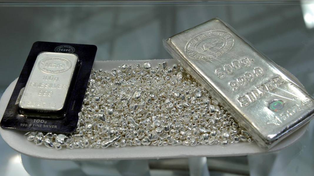 Gümüşte yeni rekor geldi: Ons fiyatı ilk kez 66 doların üzerini gördü