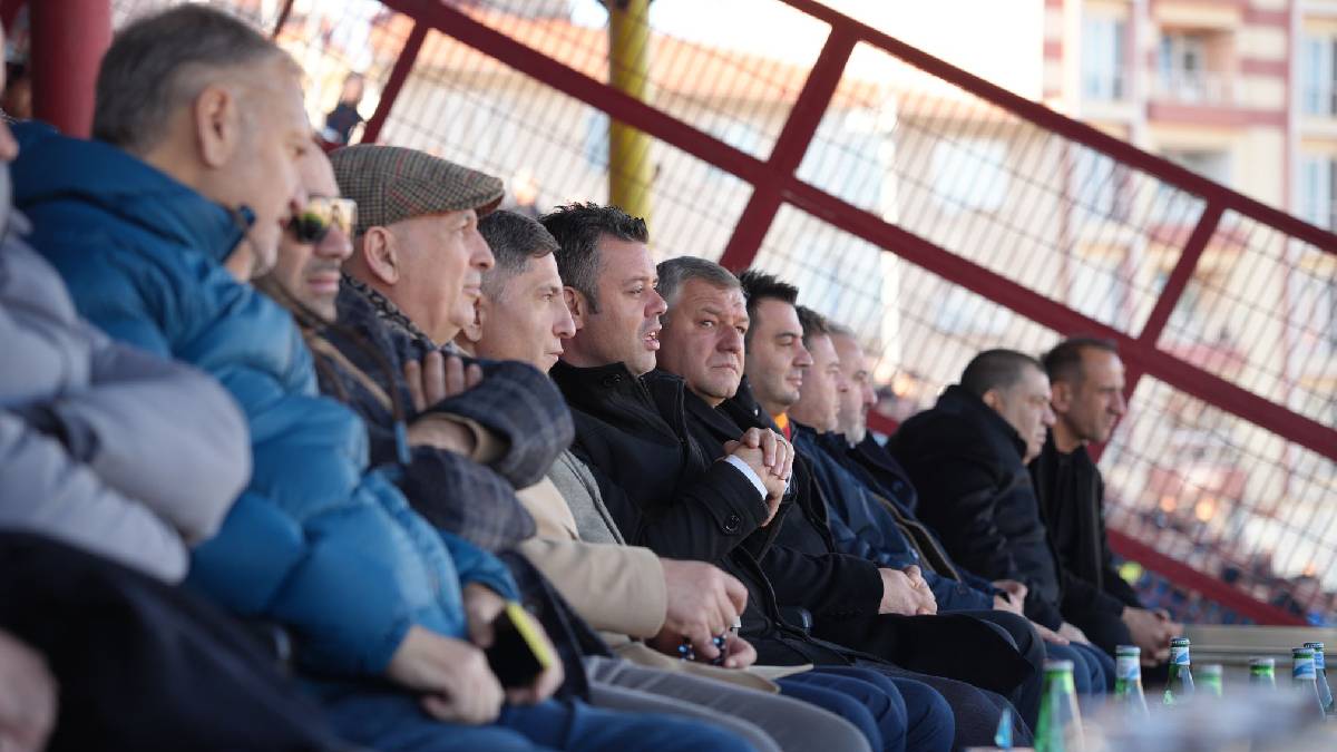 Başkan Sarıkurt’tan Çorluspor 1947’ye tribün desteği