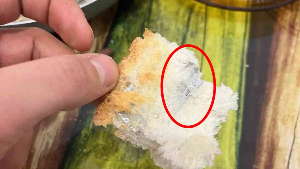 Fırından aldığı ekmeğin içinden jilet çıktı: Gördüğü karşısında şok oldu!