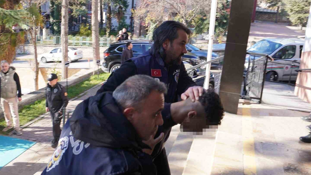 18 yaşındaki şüpheli 15 gün arayla 2 kişiyi bıçakladı: 1 ölü, 1 yaralı