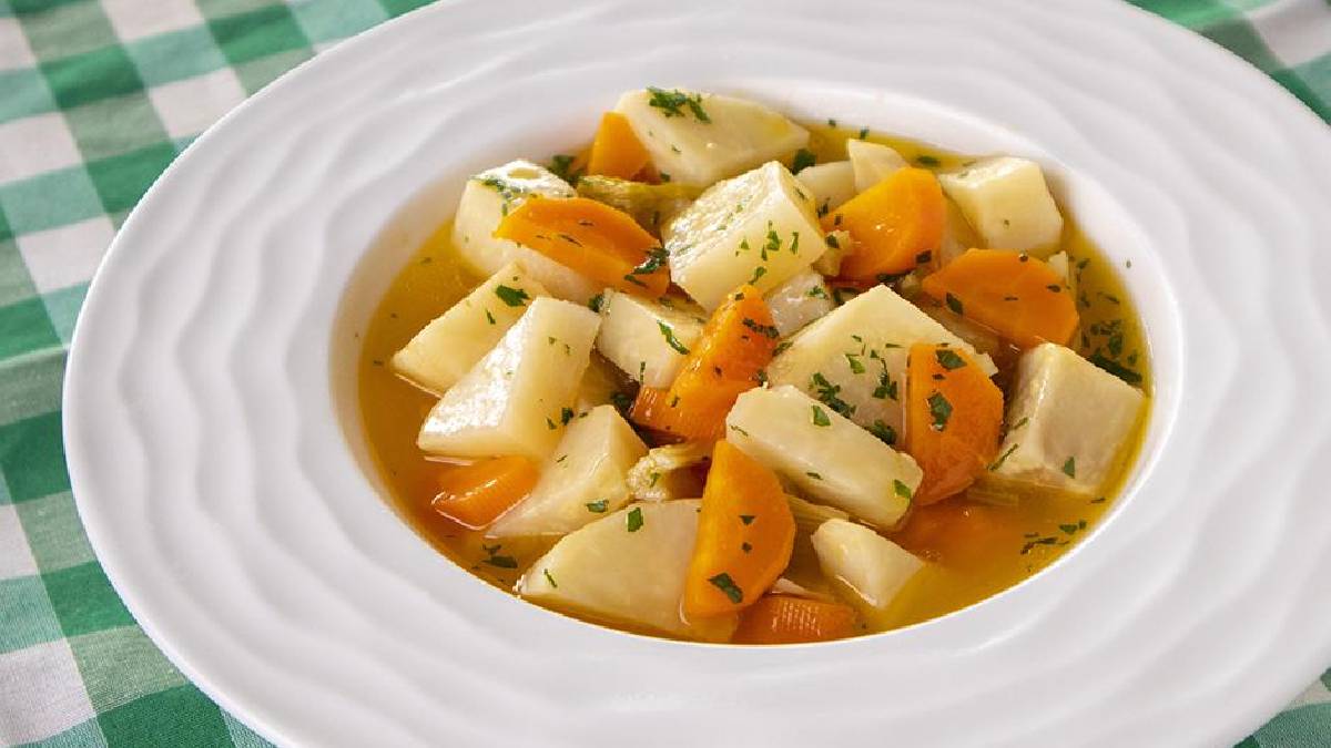 Zeytinyağlı kereviz yemeği: Kış sofralarının şifa deposu