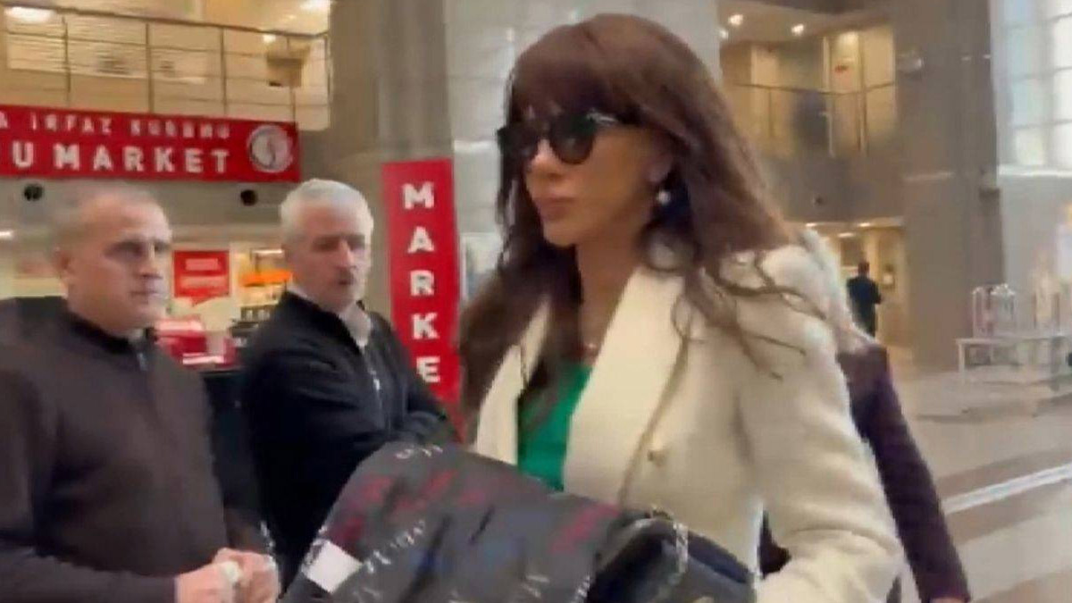 Gazeteci Ela Rümeysa Cebeci adliyede